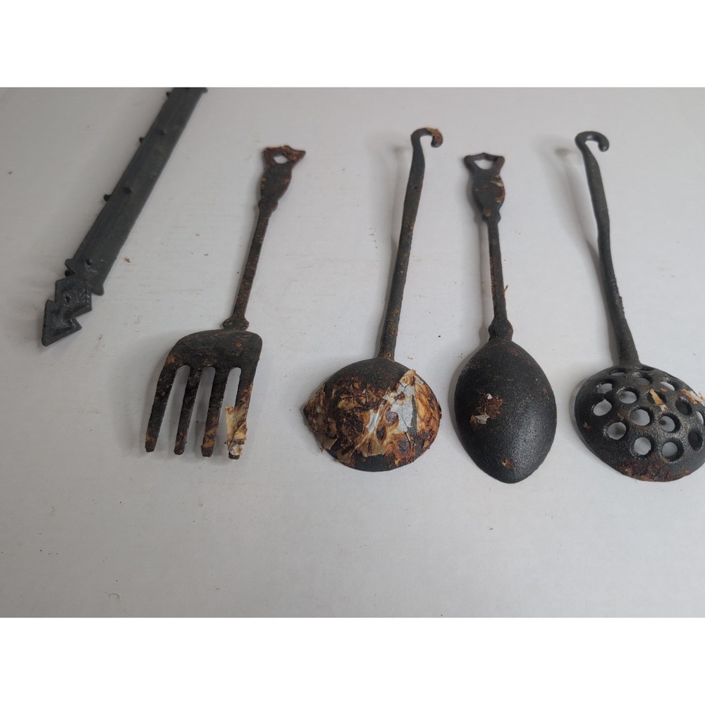 Lot Of 5 Vintage Cast Iron Kitchen Tools Taiwan Smelting Spoon Fork Hooks - Picture 11 of 11